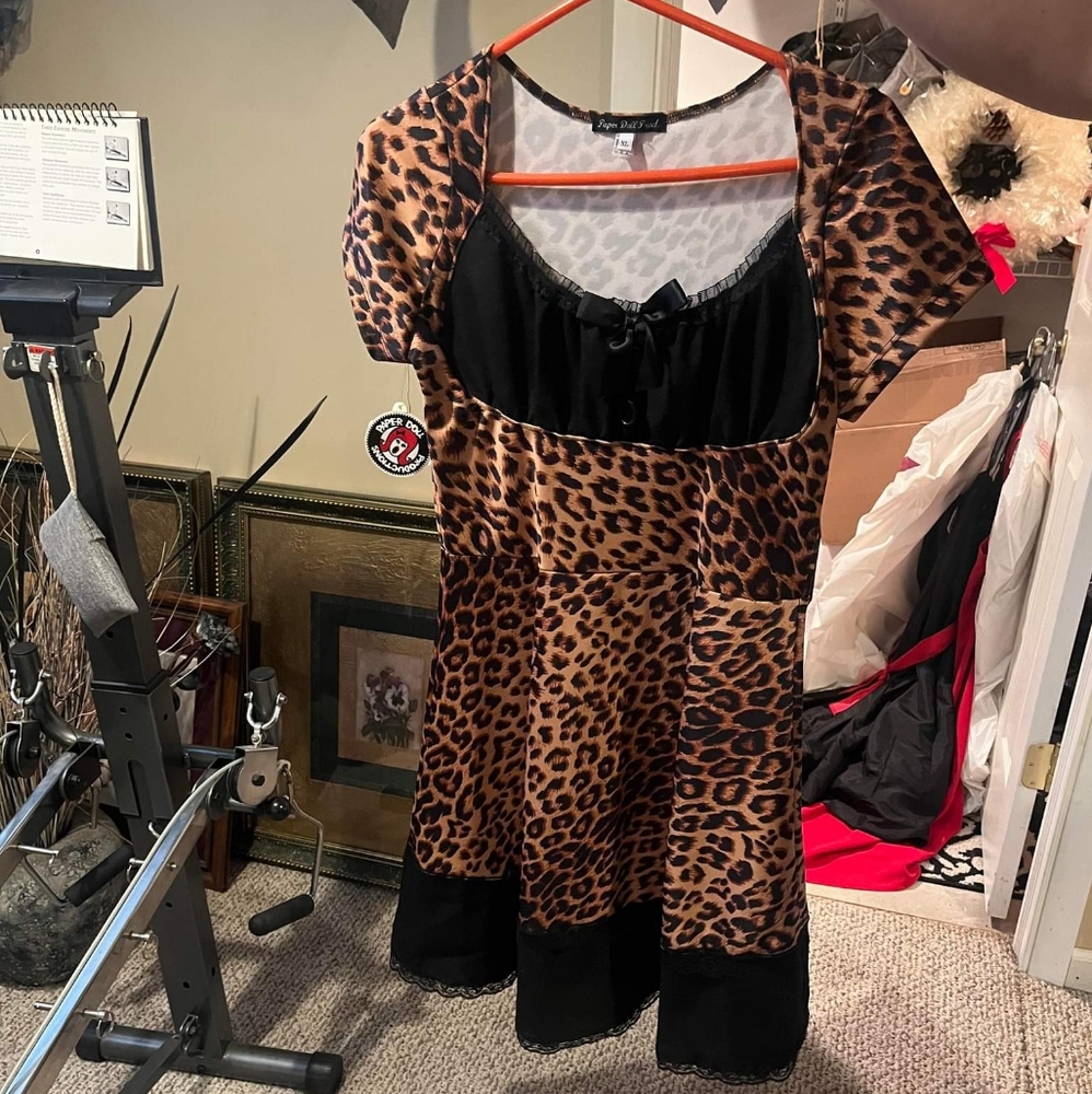 Paper doll leopard dress